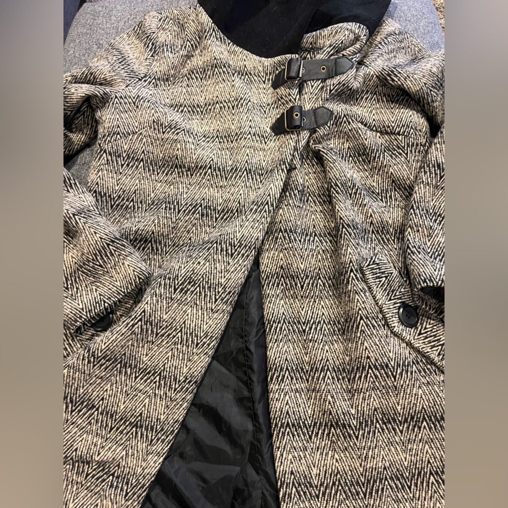Beautiful jacket - Picture 3 of 3